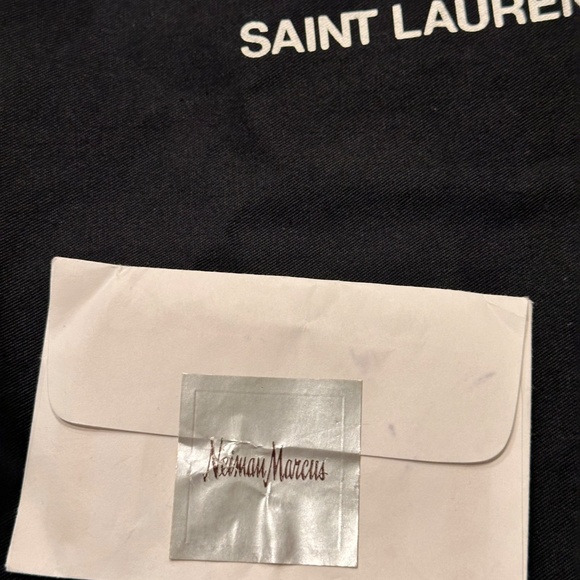 Saint Laurent Luxury Handbag - Picture 4 of 5